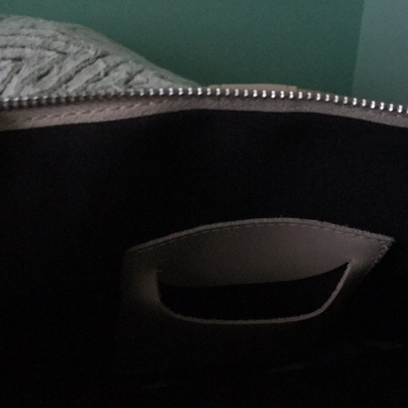 Purses look like new - Picture 6 of 7